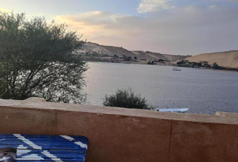 اتاق استاندارد با تراس, Queen House