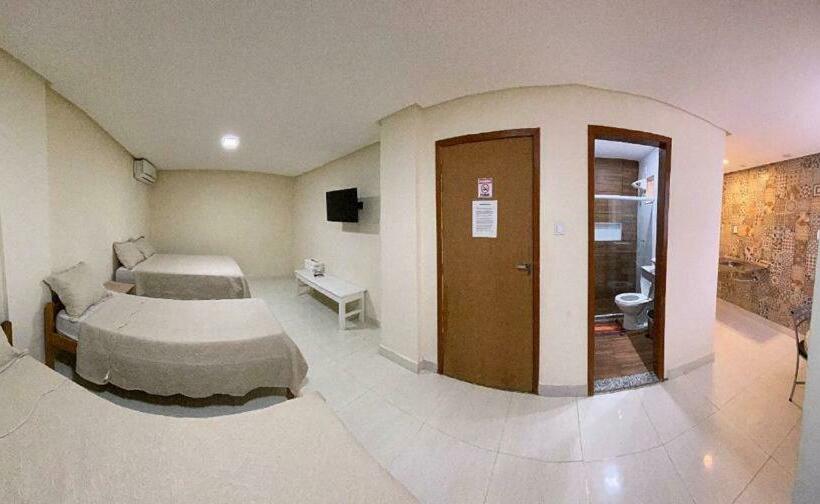 スタンダード４人部屋, Pousada Dubai