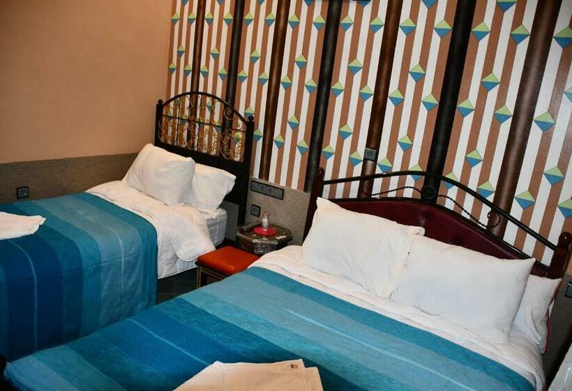 اتاق استاندارد سه نفره, Hôtel La Vallée Des Oiseaux