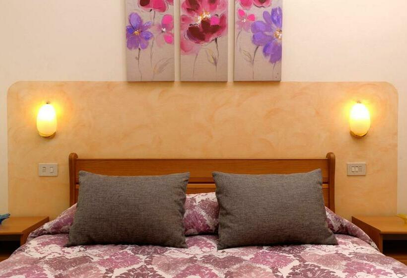 스탠다드 룸, Le Rondini