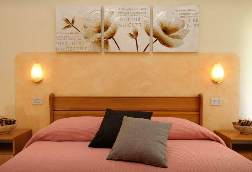 스탠다드 룸, Le Rondini