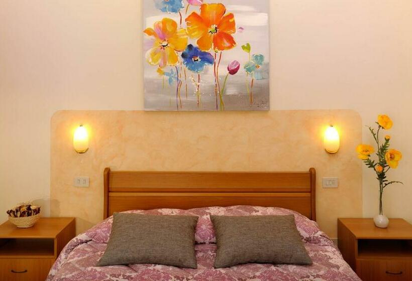 스탠다드 룸, Le Rondini