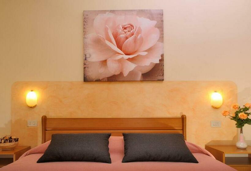 스탠다드 룸, Le Rondini