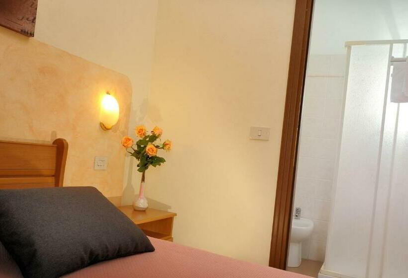 스탠다드 룸, Le Rondini