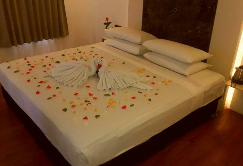 اتاق سوپریور, Royal Crown