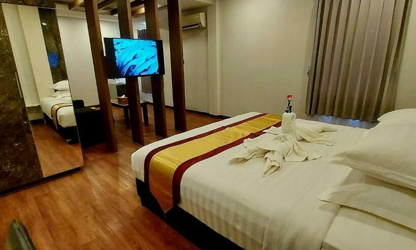 سوییت جونیور, Royal Crown