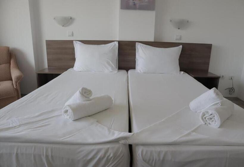 Camera Standard Vista Mare con Balcone, Family Hotel Dreams