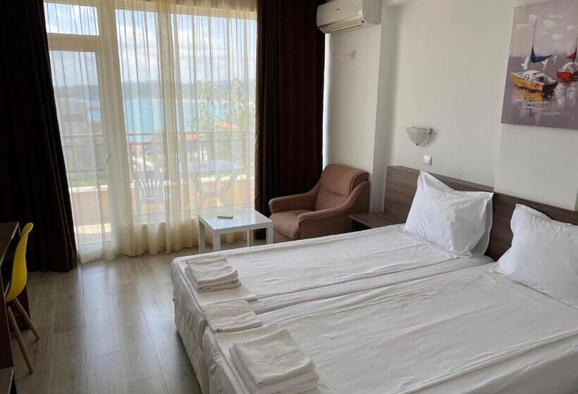 Camera Standard Vista Mare con Balcone, Family Hotel Dreams