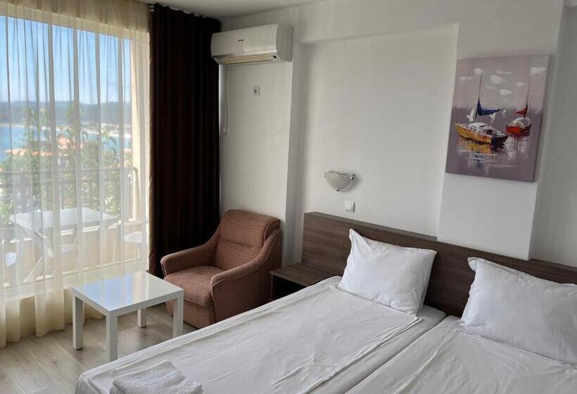 Camera Standard Vista Mare con Balcone, Family Hotel Dreams