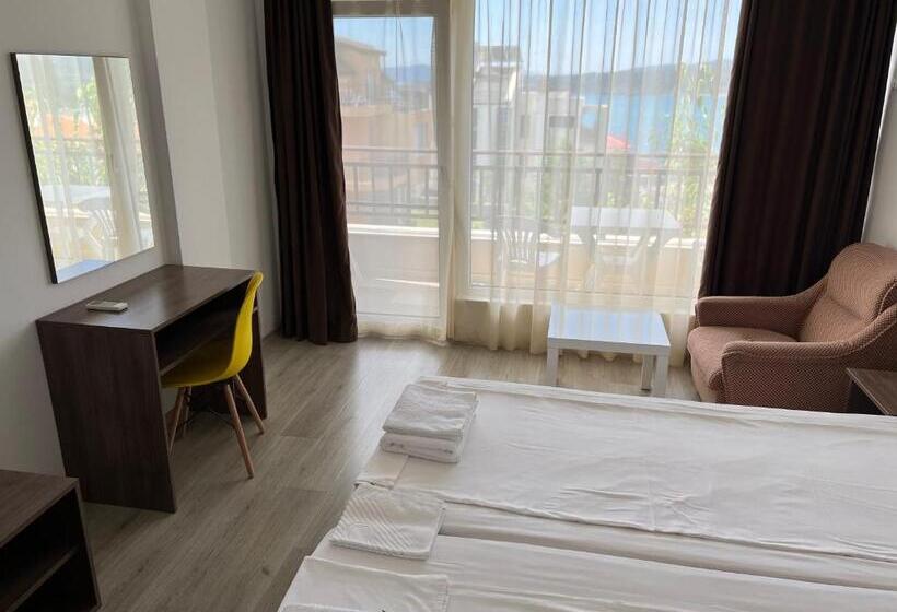 Camera Standard Vista Mare con Balcone, Family Hotel Dreams