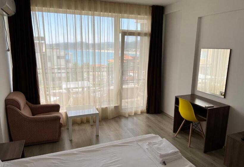 Camera Standard Vista Mare con Balcone, Family Hotel Dreams