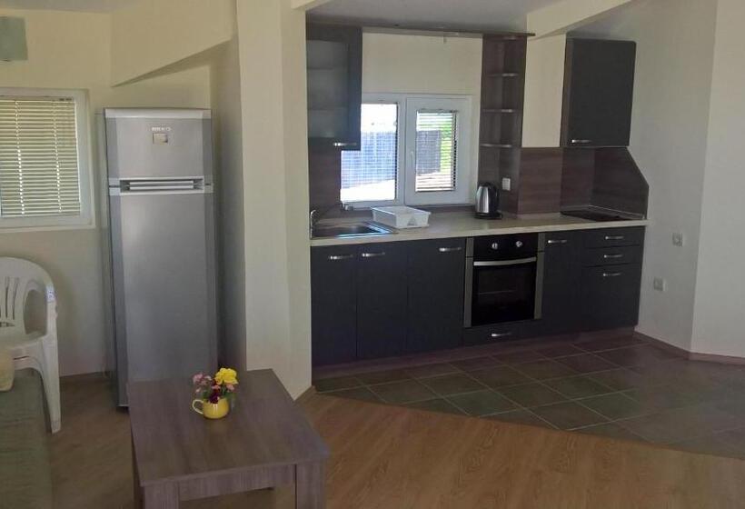 Appartamento 1 Camera da Letto Vista Mare, Family Hotel Dreams