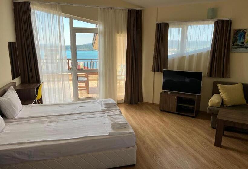 Appartamento 1 Camera da Letto Vista Mare, Family Hotel Dreams