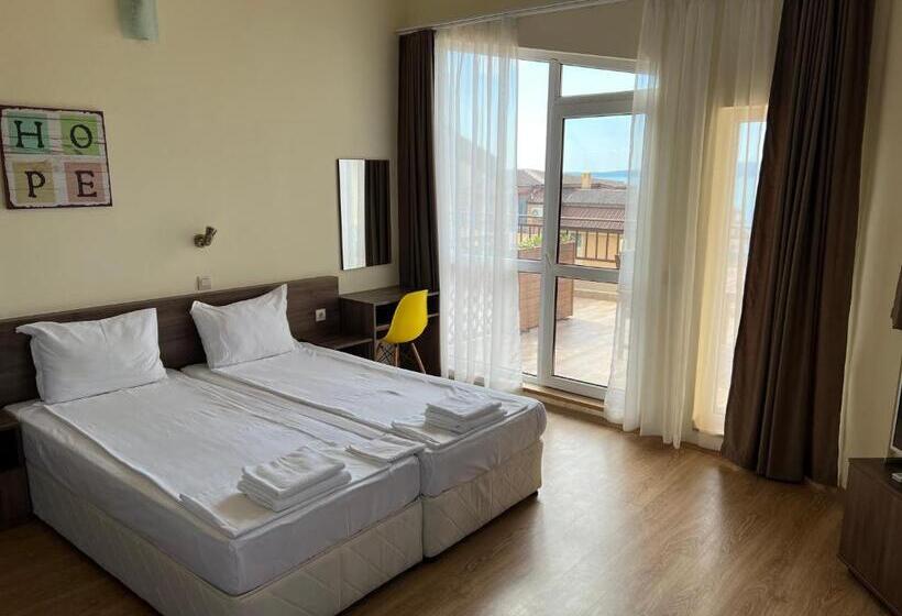 Appartamento 1 Camera da Letto Vista Mare, Family Hotel Dreams
