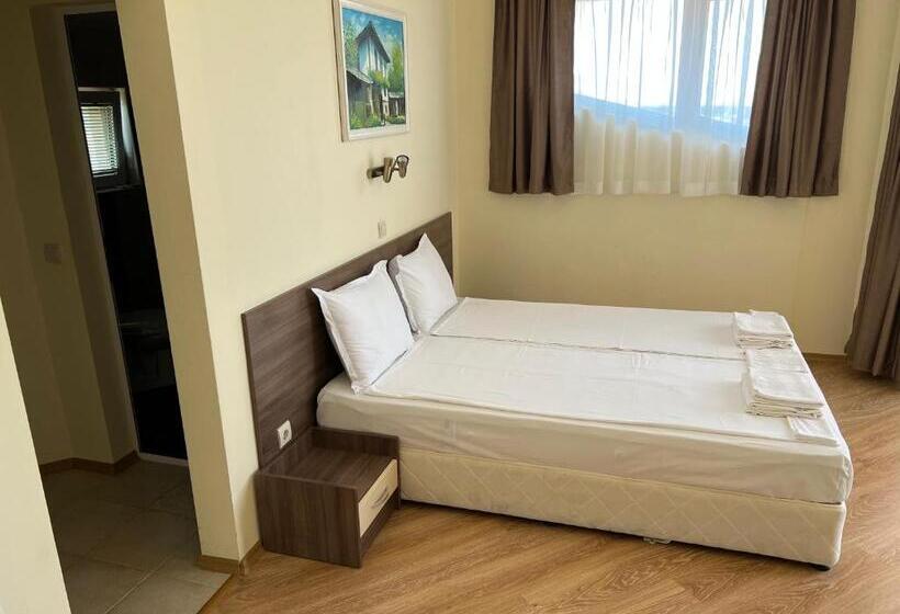 Camera Deluxe Vista Mare con Balcone, Family Hotel Dreams