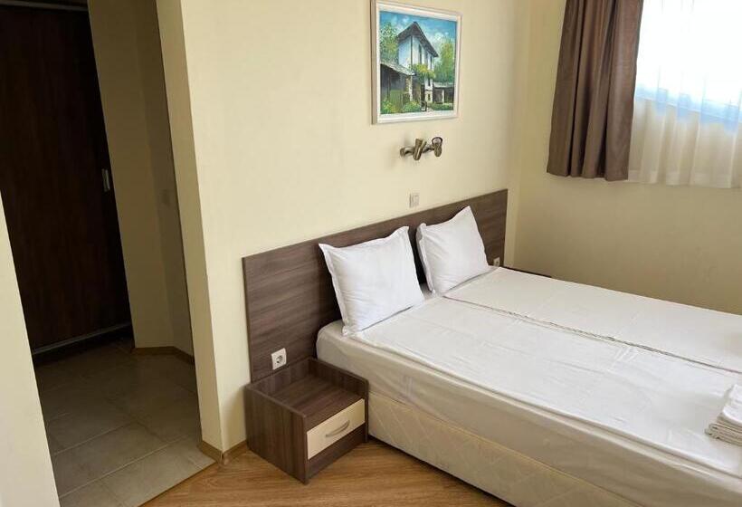 Camera Deluxe Vista Mare con Balcone, Family Hotel Dreams