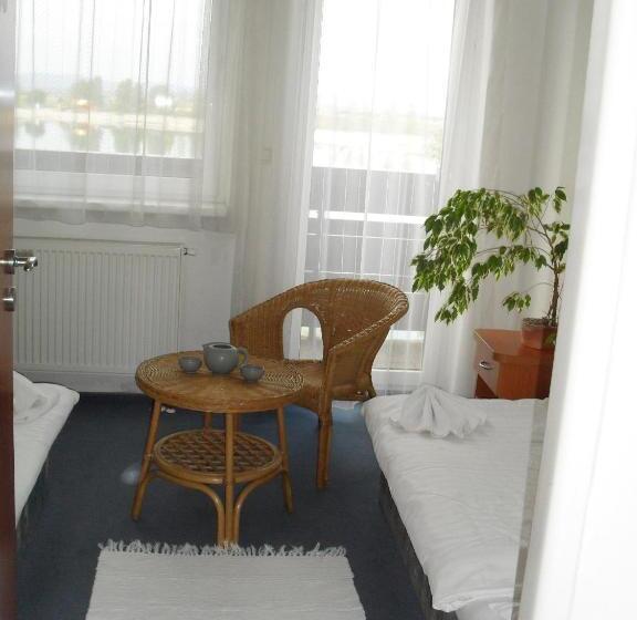 Номер Стандарт Вид на Озеро, Fortuna