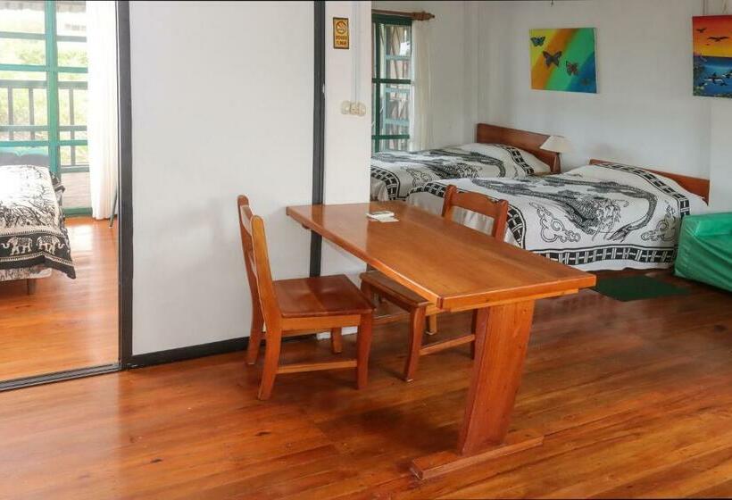 جناح, Galapagos Chalet