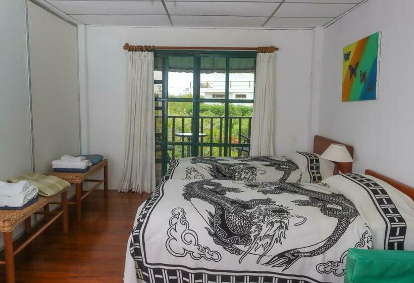 جناح, Galapagos Chalet