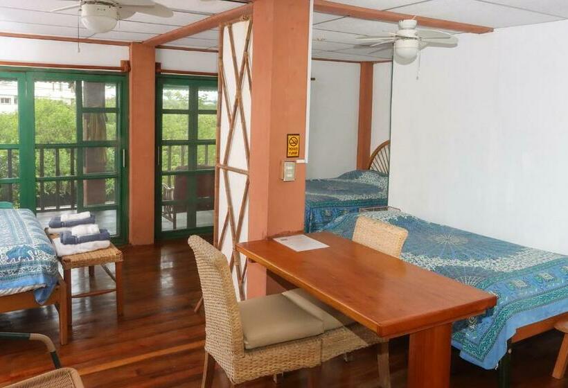 جناح, Galapagos Chalet