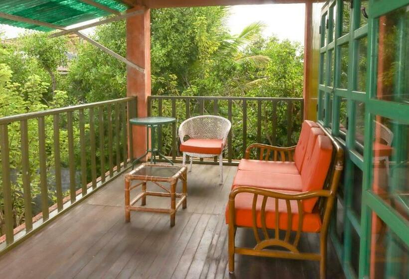 جناح, Galapagos Chalet