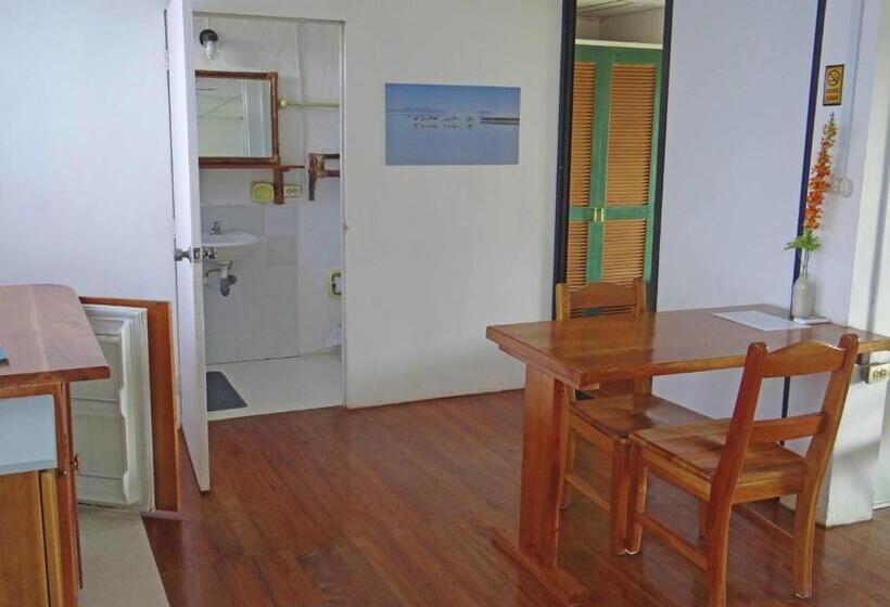 جناح, Galapagos Chalet