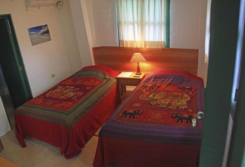 غرفة قياسية, Galapagos Chalet