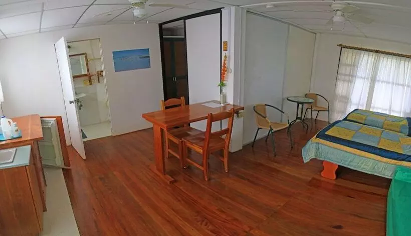 سوییت, Galapagos Chalet