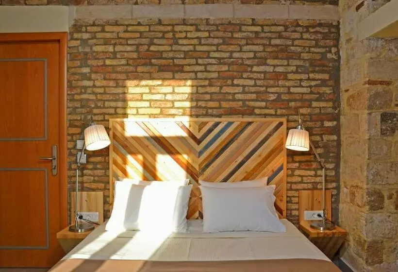Classic Room, Elia Kentron