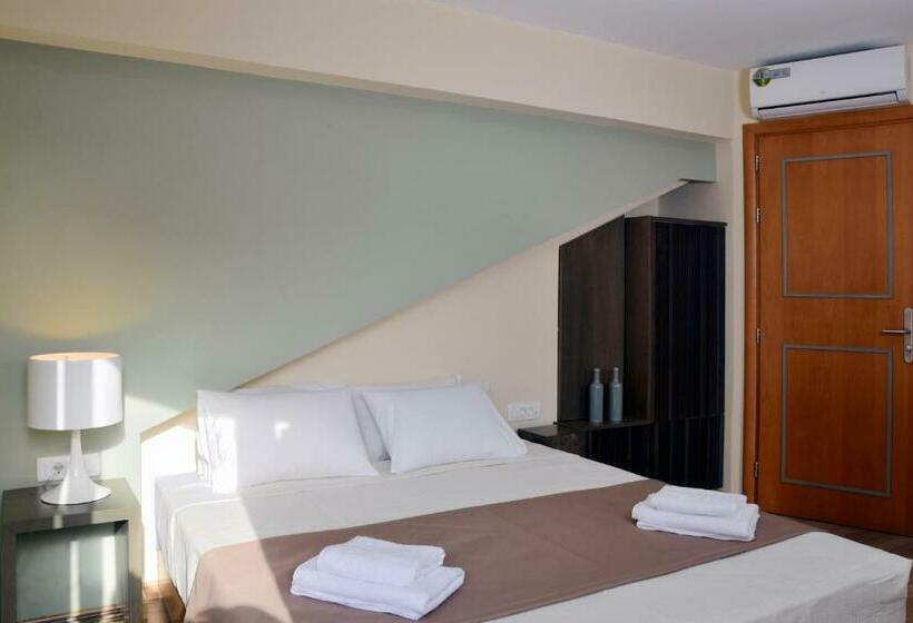 古典房间, Elia Kentron