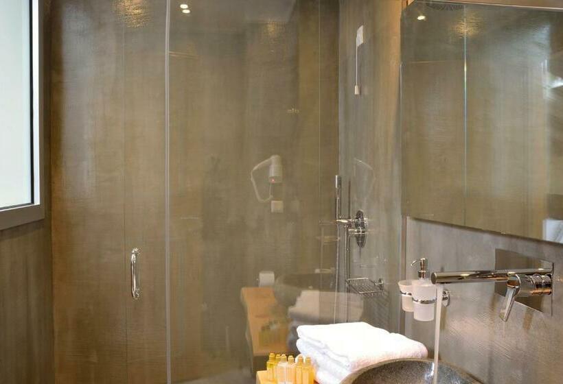 古典房间, Elia Kentron