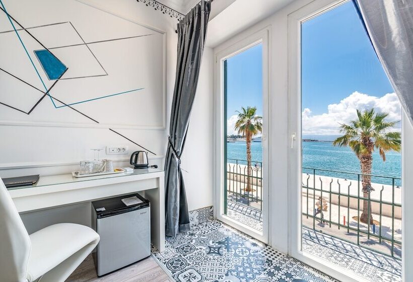 Номер престиж с видом на море, Galeria Valeria Seaside Downtown   Mag Quaint & Elegant Boutique Hotels