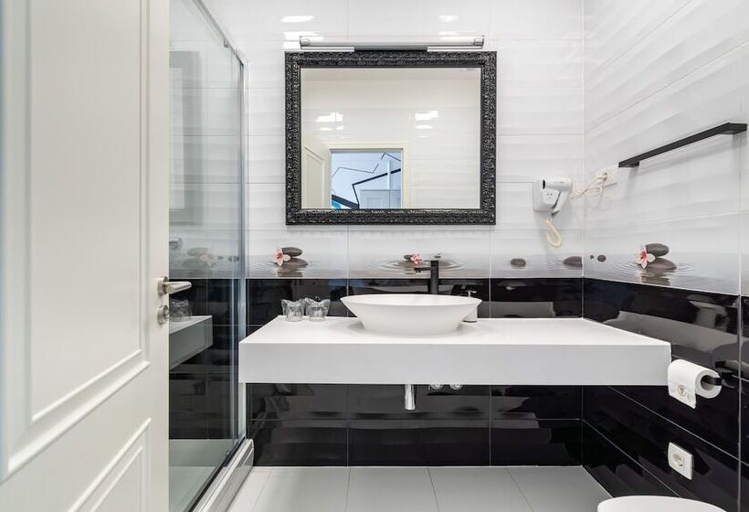 Номер престиж с видом на море, Galeria Valeria Seaside Downtown   Mag Quaint & Elegant Boutique Hotels