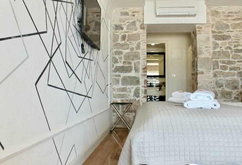 Номер Deluxe Вид на Море, Galeria Valeria Seaside Downtown   Mag Quaint & Elegant Boutique Hotels