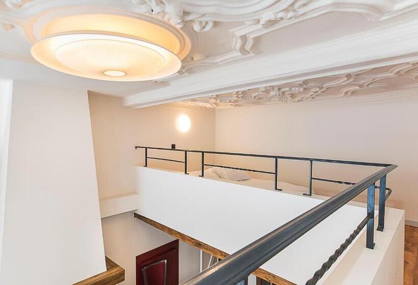 اتاق دوبلکس, Agora Brussels Grand Place