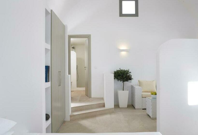 Suite, Aurora Luxury Suites