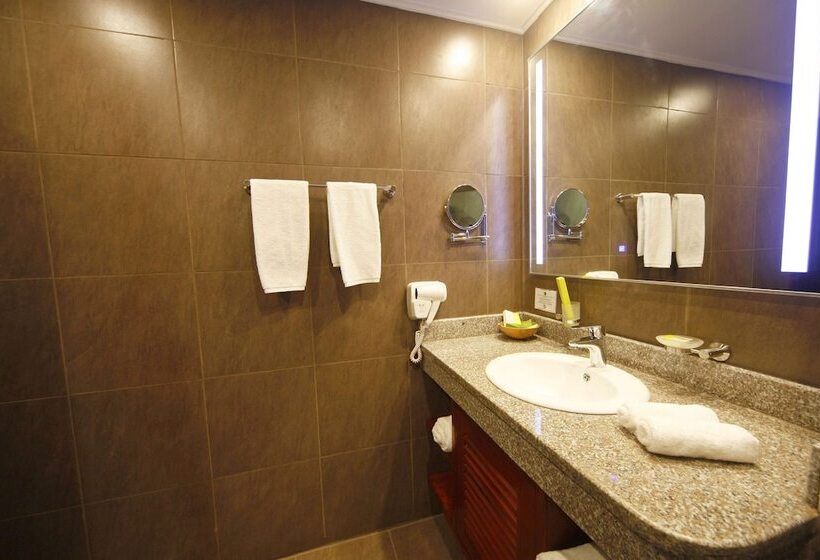 Quarto Deluxe, Best Western Premier Garden Hotel Entebbe