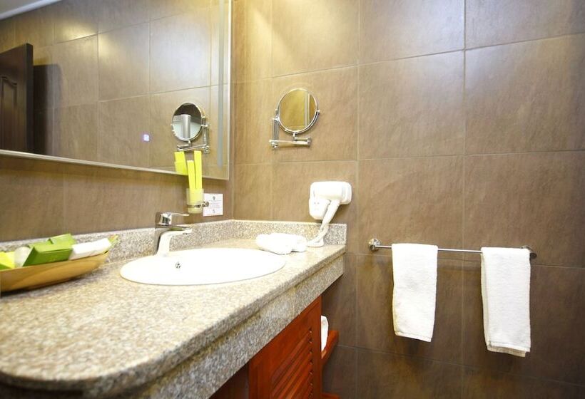 اتاق اجرایی, Best Western Premier Garden Hotel Entebbe