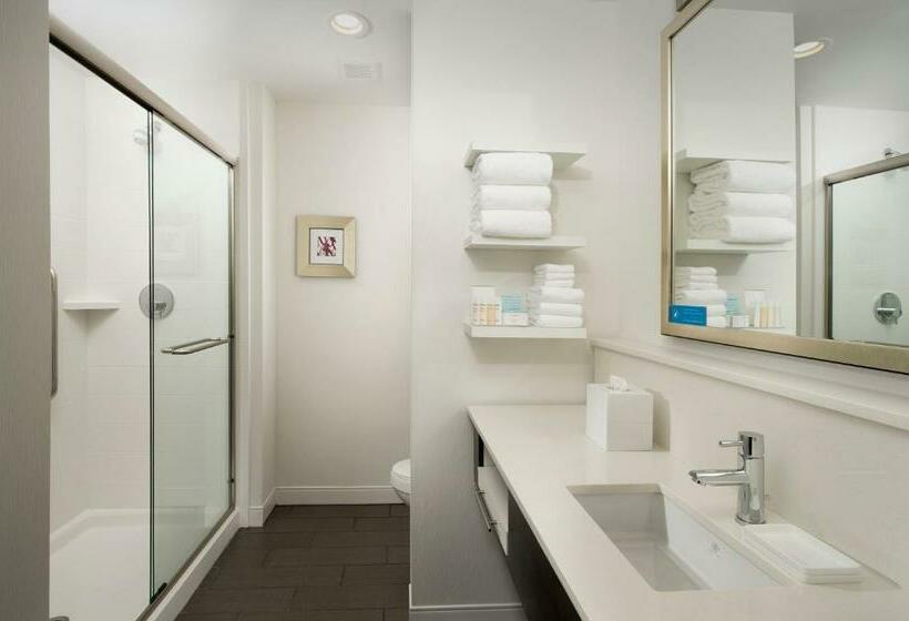 Standard-huone, Hampton Inn Louisville East/hurstbourne