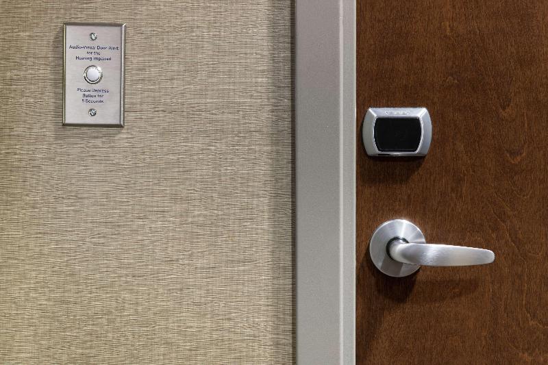 חדר סטנדרט עם מיטת קינג, Hampton Inn & Suites By Hilton Atlanta Perimeter Dunwoody