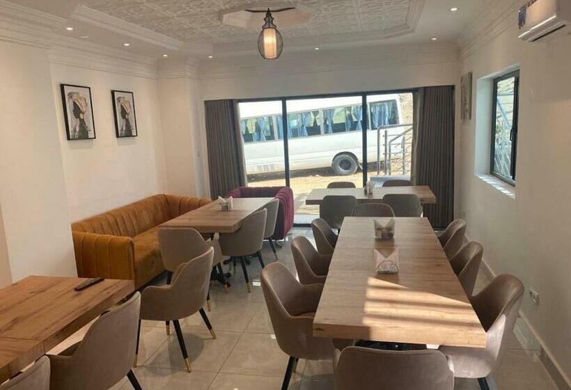 سوییت جونیور, Hôtel Résidence La Corniche