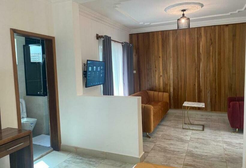 سوییت جونیور, Hôtel Résidence La Corniche