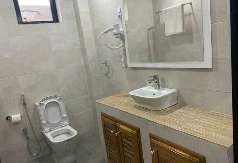 سوییت جونیور, Hôtel Résidence La Corniche