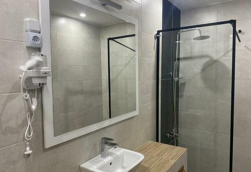 سوییت جونیور, Hôtel Résidence La Corniche