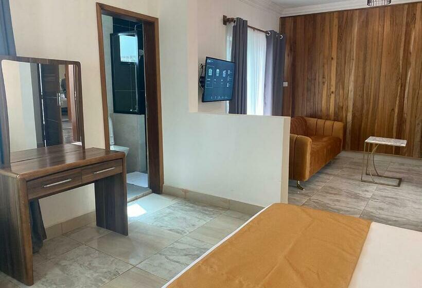 سوییت جونیور, Hôtel Résidence La Corniche