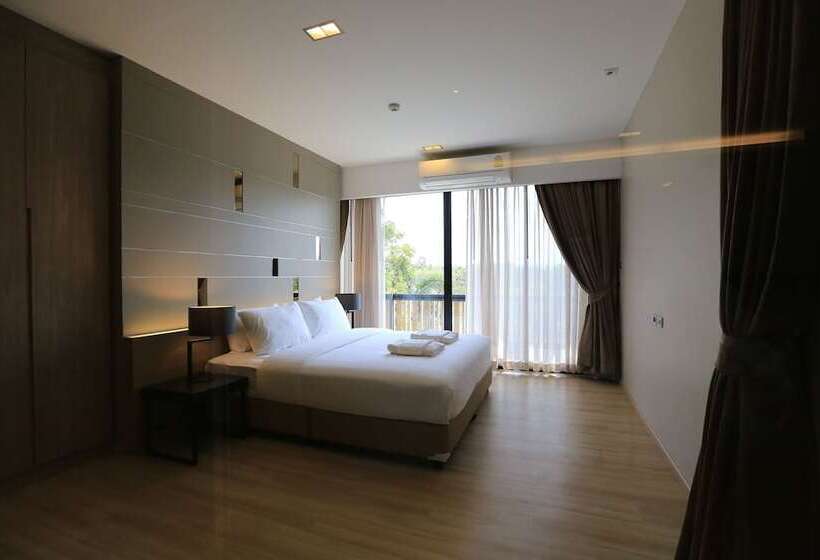 Люкс, Hyde Park Chiangmai