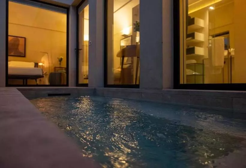 Suite with Pool
