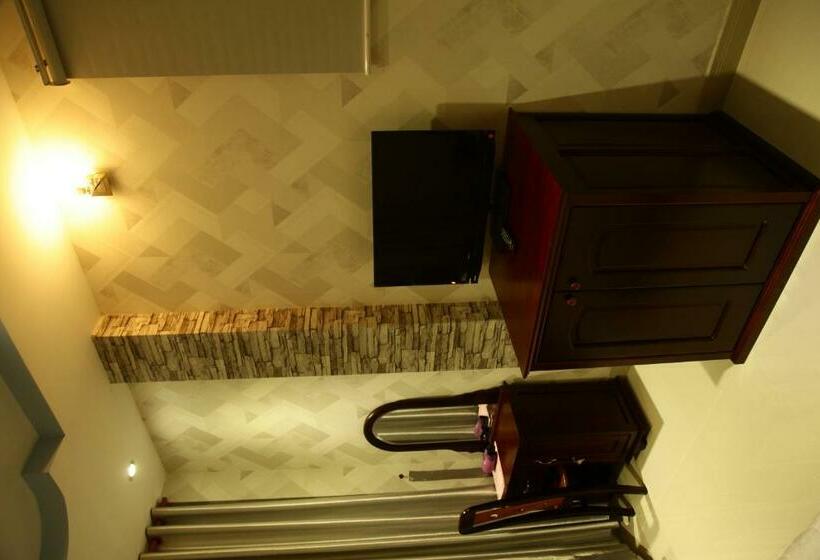 اتاق استاندارد, Minh Kieu