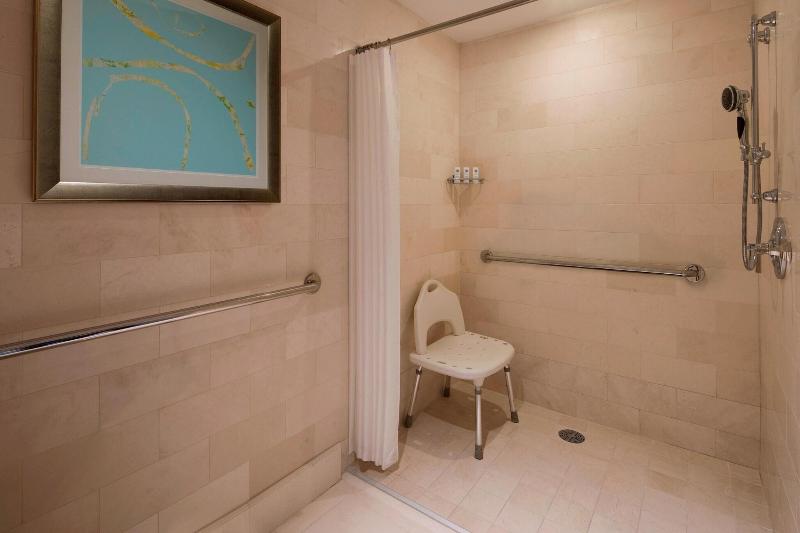 اتاق استاندارد چهار تخته, Minh Kieu