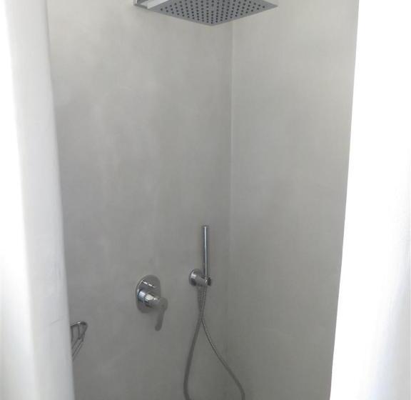 家庭套房, Paradise